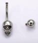 Preview: Totenkopf Titan Bauchnabelpiercing mit Zirkonia Augen – 14G 1,6 x 10 mm