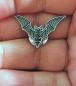 Preview: Fledermaus Pins Schwarz – Gothic Broschen für Kragen, Jacke & Tasche