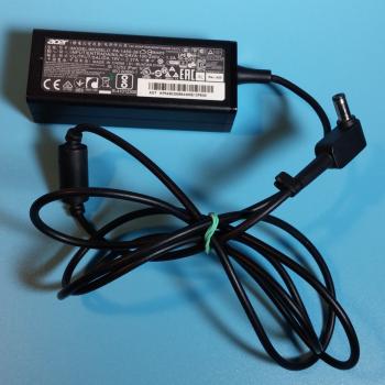 Acer PA-1450-26  - AC Adapter - 19V - 2.37A - Notebook Netzteil