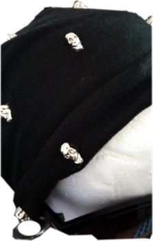 Beanie Unisex mit Totenköpfen Silber | Winter Beanie - Longneanie