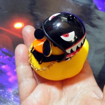 Biker Badeente mit 8 Ball Helm und Brille Deko Entchen Auto - Bike Sammeln