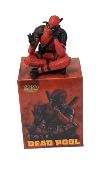 Deadpool Deko Figur Kantensitzer | Desktop -Auto Figur sitzend - mit Box