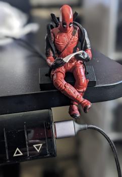 Deadpool 3D Figur mit Schauckel Anhänger Auto-Garten-Fenster Deko
