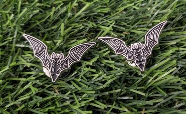 Fledermaus Pins Schwarz – Gothic Broschen für Kragen, Jacke & Tasche