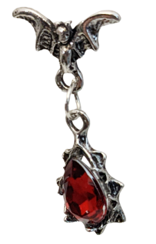 Gothic Fledermaus Ohrringe Silber mit Tropfenanhängern in Rot