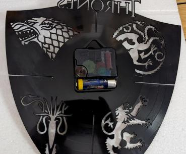 Preview: Game of Thrones Vinyl Schallplatten Schild Uhr Häuser Wappen Deko