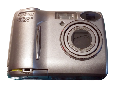 Nikon Coolpix E 4600 Digitalkamera | 4.0 MP | 1.8 Zoll | Silber