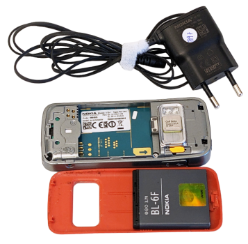 Nokia N79 - 1 Smartphone Symbian, HSDPA 5 MP Carl Zeiss ohne Simlock  Seal Gray-Red