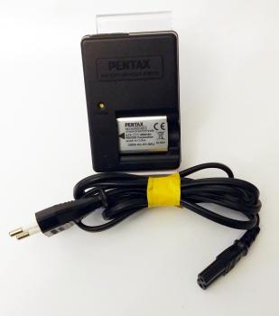 Pentax Akkuladegerät D-BC78 4.2V incl. Pentax Lithium Akku D-LI78 3,7V