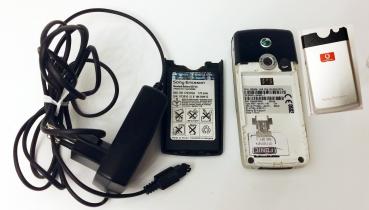 Sony Ericsson T610 Handy Classic Candy Bar Silber 1.8 Zoll