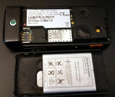 Sony Ericsson Walkman W200i Handy Klassisch/Candy-Bar Schwarz Simlock Frei