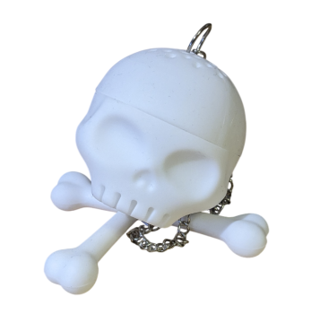 Totenkopf Teesieb aus Silikon mit Knochen und Kette – Tee-Accessoire