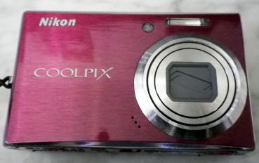 Nikon COOLPIX S610 Digitalkamera - 10 MP  - 3 Zoll - Rot