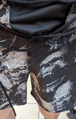 KILLSTAR Dark Depths Badehose Herren 3XL – Skull Gothic