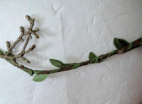 Elfen-Haarreif mit grünem Kristall – Zweig- und Mondornament