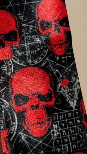 Herren-Krawatte Totenköpfe Rot-Schwarz – Gothic, Cyber, EBM