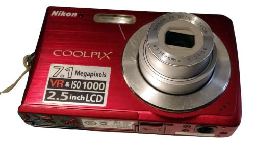 NIKON COOLPIX S200 Digitalkamera | 7.1 MP | VR&ISO 1000, 2.5" LCD | Rot