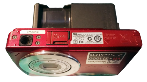 NIKON COOLPIX S200 Digitalkamera | 7.1 MP | VR&ISO 1000, 2.5" LCD | Rot