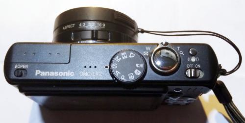 Panasonic Lumix DMC-LX2 Digtialkamera 2,8" TFT LCD 10.4MP Teildefekt