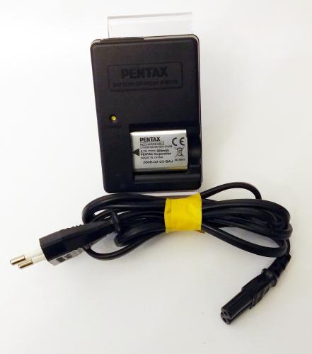 Pentax Akkuladegerät D-BC78 4.2V incl. Pentax Lithium Akku D-LI78 3,7V