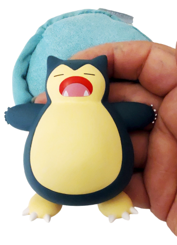 Pokémon Schlaf Figur Snorlax im Set mit Sammelbox