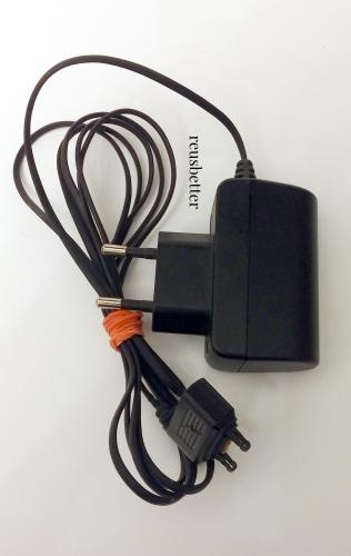 SONY ERICSSON STECKERNETZTEIL CAA-0002001-BV 4.9VDC - 700MA