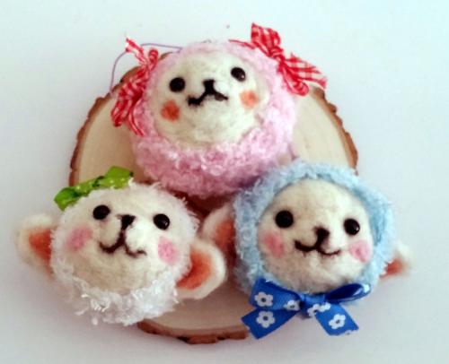 Flauschige Oster Schafe Filz/Wolle mit Anhänger ☺ drei Farben zur Auswahl