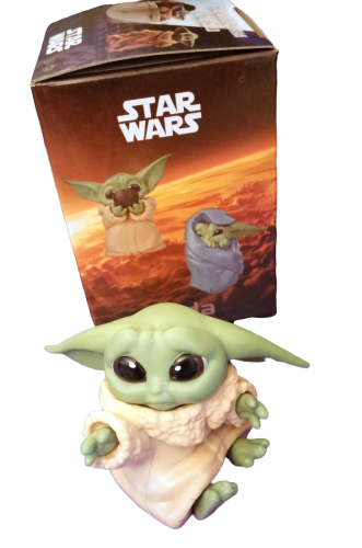 Star Wars Anhänger 3D Figur Grogu Figur sitzend mit Verpackung