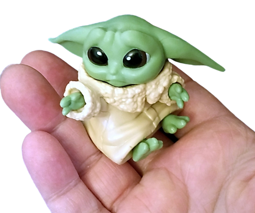 Star Wars Anhänger 3D Figur Grogu Figur sitzend mit Verpackung