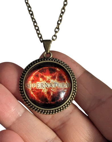 Supernatural Feuer Pentagramm Kette Glas Cabochon Bronze