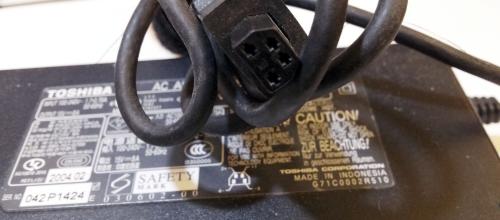 Toshiba Notebook Netzteil ❖ PA-3237U-1ACA ❖15V-8A