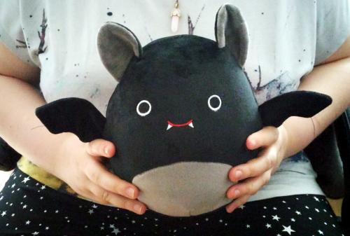 Vampir Fledermaus Samtplüsch 20 cm groß Cartoon Fledermaus