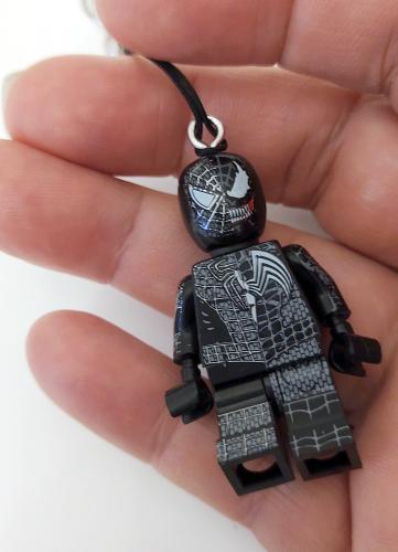 Venom LOZ Schlüsselanhänger Ψ Set mit Waffe Ψ Lego Motiv Handy Anhänger