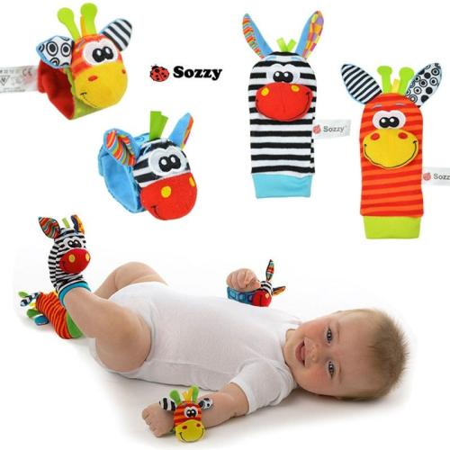 Baby Aktiv Spiel Armband Giraffe oder Zebra mit Rassel von Sozzy