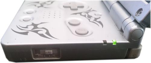 NINTENDO GameBoy Advance SP Tribal Edition シ 2.9 TFT シ mit Case Silber