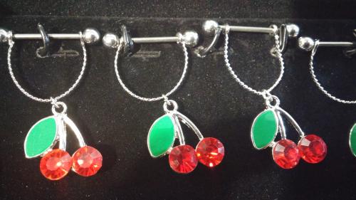 Brustwarzen Piercing Kirschen Kristalle Rot Rockabilly