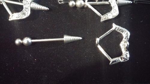 Brust Piercing Nippel Shield Pfeil Kristalle 1.6mm