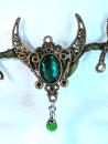 Elfen-Haarreif mit grünem Kristall – Zweig- und Mondornament
