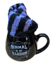 Normal Is an Illusion – Gothic Tassen- und Socken-Set
